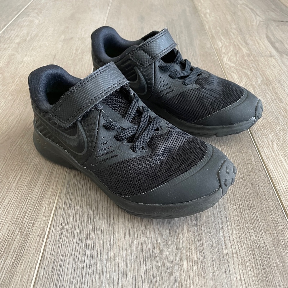 NIKE - LIKE NEW - Toddler Boy Star Runner 2.0 Sneakers SIZE 11C - Black Velcro